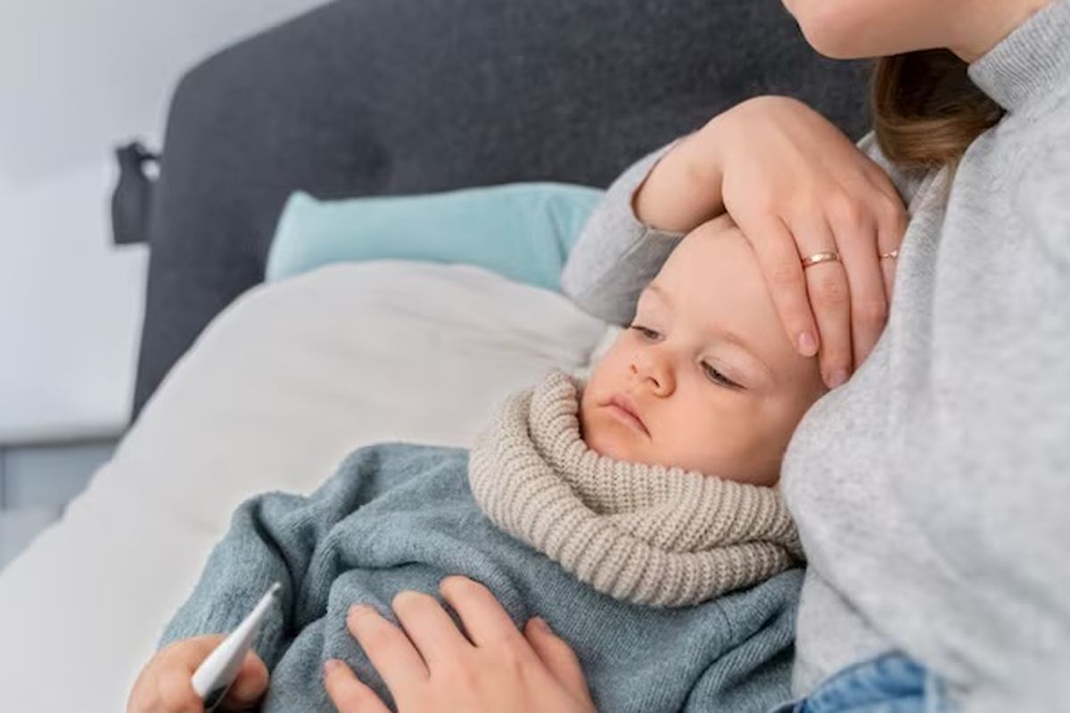 Demam Anak Bukan Karena Tumbuh Gigi? Fakta dari Dokter