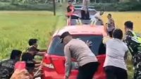 Google_Maps_Salah_Lagi_Mobil_Terperosok_Sawah