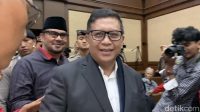 Senyum_Hasto_Usai_Sidang_Rahasia_di_Balik_Pernyataan_Terdakwa