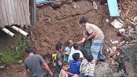 Tragedi_Longsor_Bogor_Nenek_Tertimbun_Rumah_Hancur_Lebur