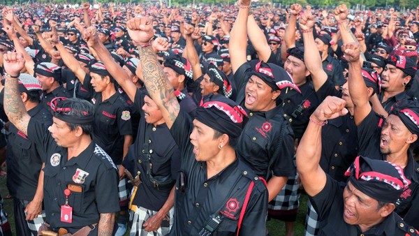 13 Ribu Pecalang Bersatu: Tolak Premanisme di Bali