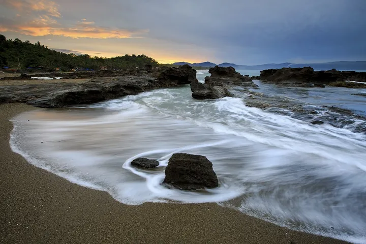 7 Surga Tersembunyi Sukabumi: Destinasi Hits & Instagramable