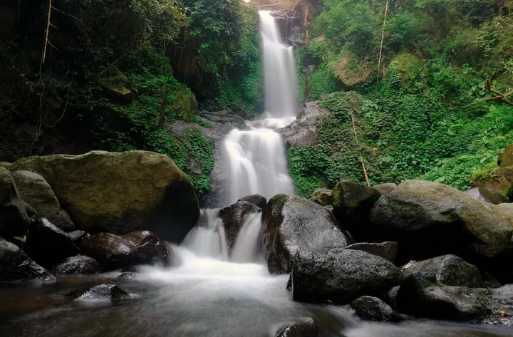 Air Terjun Sekar Langit Magelang: Pesona Legenda Alam Jawa Tengah