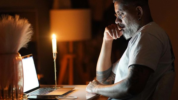 Bahaya Begadang: Risiko Stroke Meningkat, Ini Penjelasannya