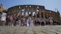 Colosseum Tragedi: Turis Terluka Parah, Butuh 80 Jahitan