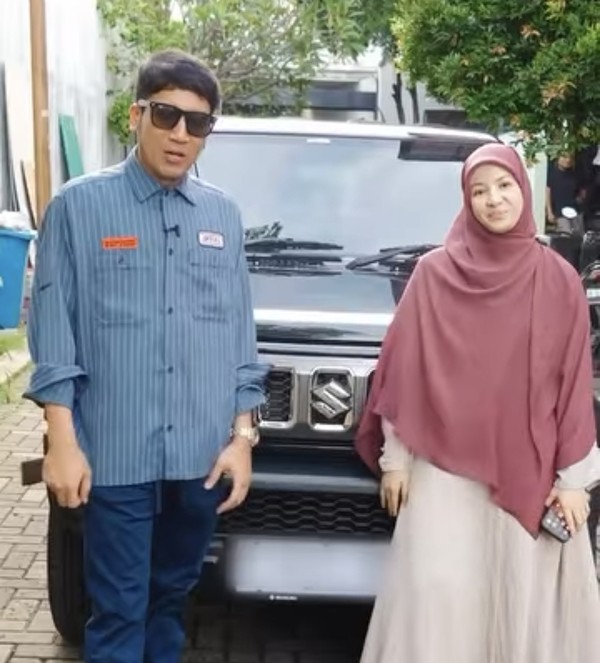 Desta & Natasha Rizky: Kompak Kulineran Meski Sudah Pisah?
