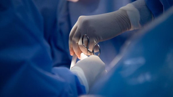 Dokter Umum Operasi Caesar? Kontroversi Resiko Tinggi Memicu Perdebatan