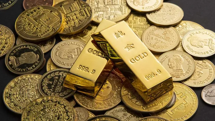 Emas Dunia Anjlok! Dampaknya ke Harga Emas Pegadaian?