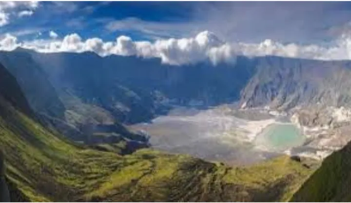 Gunung Tambora: Keindahan Pasca Letusan Dahsyat, Jelajahi Sejarahnya!