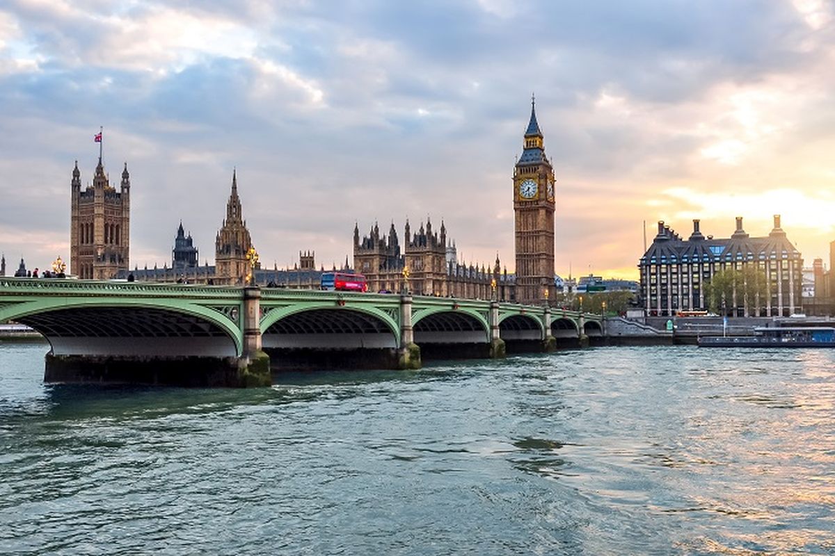 Inggris Kenakan Biaya Masuk Baru: Wisatawan EU Siap-Siap Bayar?