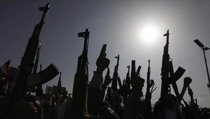 Iran Sangkal Dukungan Serangan Houthi ke Bandara Israel?