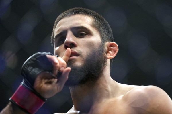 Islam Makhachev: Taklukkan Dua Sabuk Juara UFC?