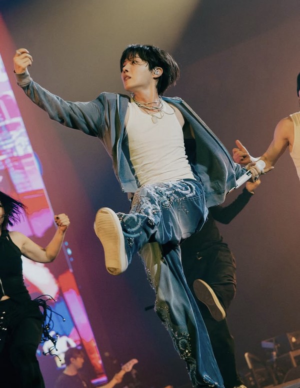 J-Hope BTS Nikmati Kuliner Jakarta: Sate Ayam & Nasi Goreng