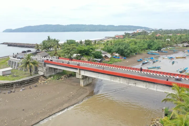 Jembatan Merah Pangandaran: Destinasi Wisata Baru Menakjubkan