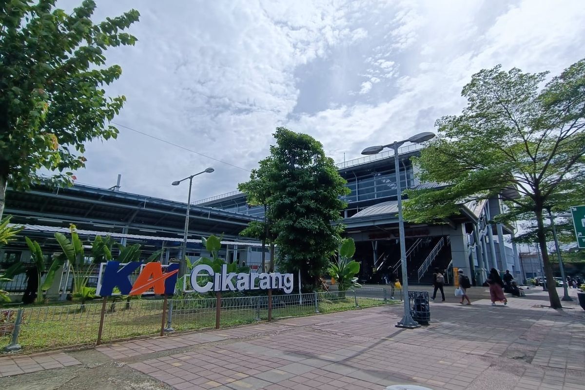 KRL Manggarai-Cikarang Mei 2025: Jadwal Lengkap, Terakhir 00.15 WIB