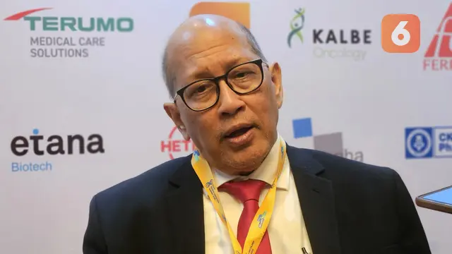 Kemoterapi Aman? Prof. Aru Ungkap Rahasia Vaksinasi Kunci