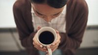 Kopi Setelah Bangun Tidur: Amankah? Pakar Ungkap Fakta Mengejutkan