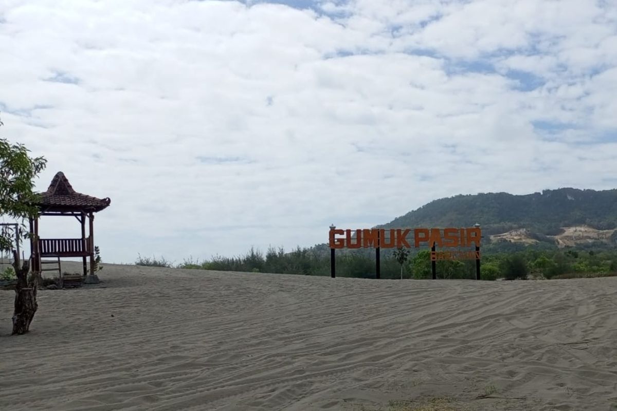 Liburan Keluarga di Yogyakarta: Eksplorasi Pantai Seharian