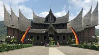 Liburan Murah Asia? Padang Terjangkau, Cek Tarif Kamar 9 Negara!