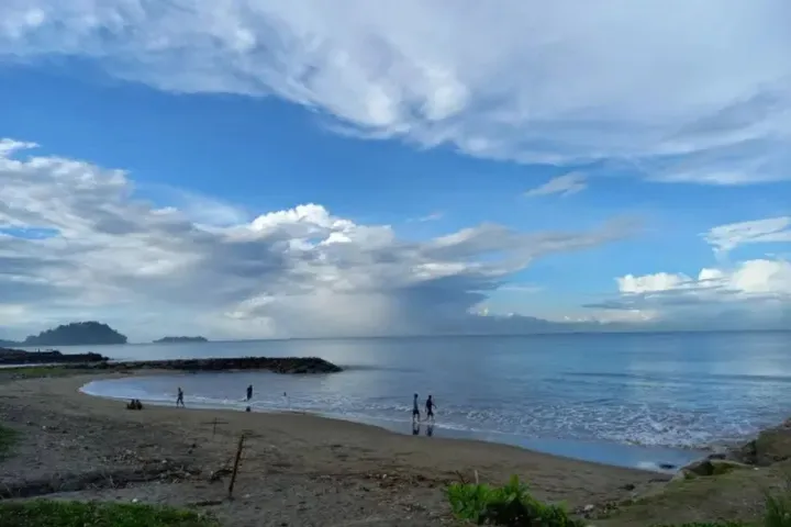 Liburan Seru Padang? Cuaca Esok Berawan, Rekomendasi Aktivitas Menarik!