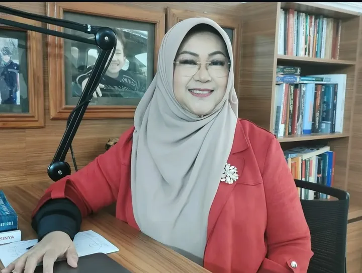 Misteri Ijazah Jokowi: UGM vs. Dokumen 1968-1995, Fakta Mengejutkan?
