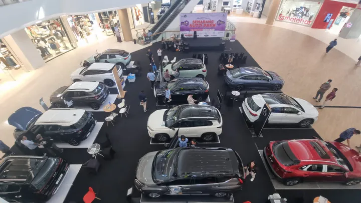 Mobil Listrik Ternama Dipamerkan di Semarang Auto Park!