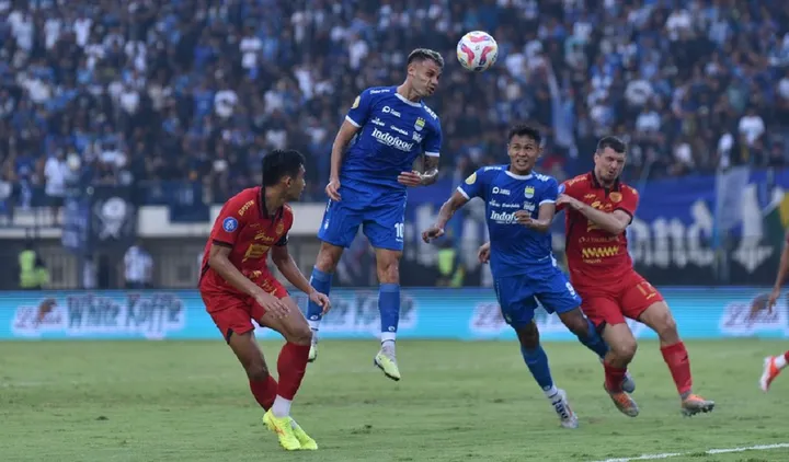 Persib Hancurkan Persija 2-0! Laga Klasik Penuh Dramatis