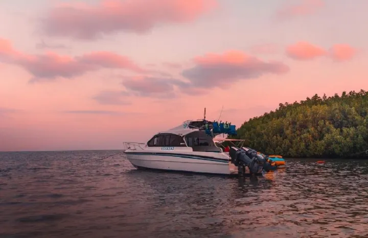 Pesona Sunrise Pantai Bama Pandeglang Banten: Liburan Impian