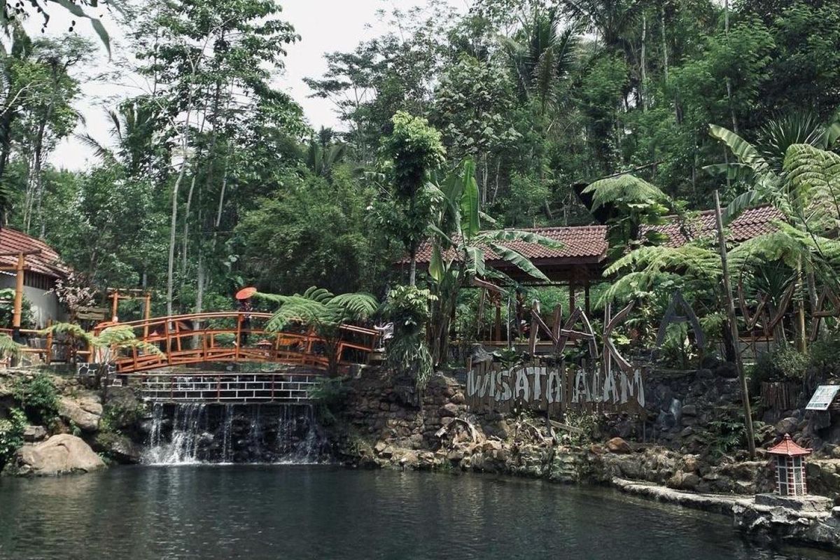 Petualangan Air Terjun Umbulan Tanaka Malang: Rute & Tips