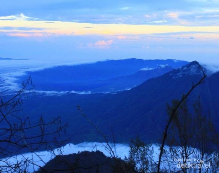 Petualangan Mistis: Pendakian Gunung Agung Bali, Filosofi & Mitos