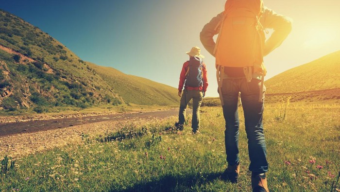 Petualangan Nekat: Turis Panjat Gunung Yotei Celana Pendek