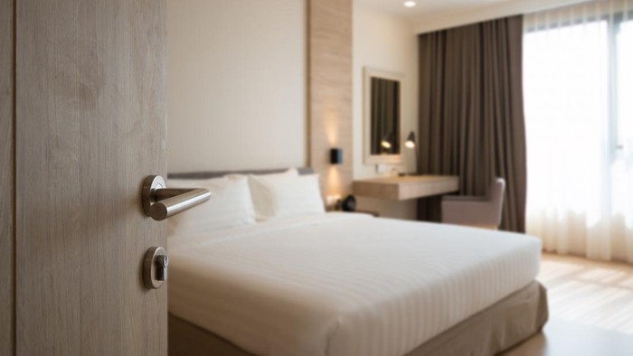 Rahasia Dibalik Penolakan Turis Asing Hotel China?