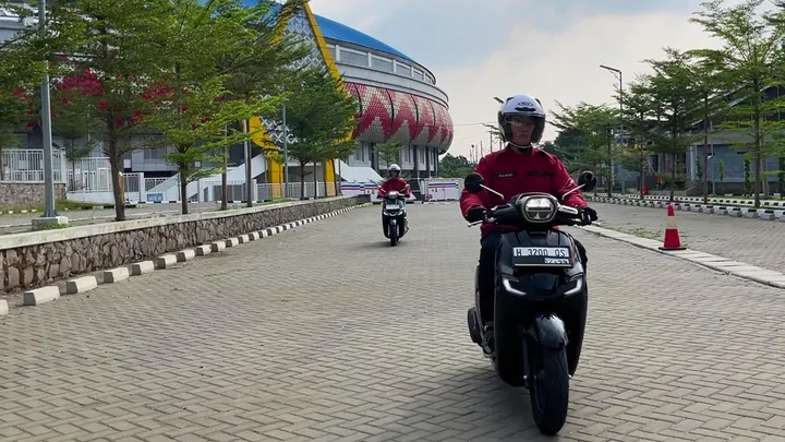 Rahasia Jaga Jarak Aman Berkendara: Rumus 3-4 Detik