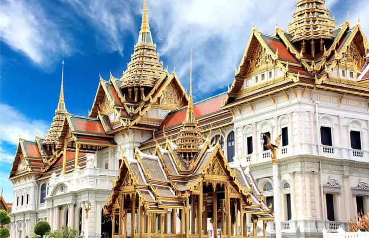 Rahasia Kemegahan Grand Palace Bangkok: Sejarah, Budaya, & Keindahan Abadi