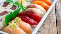 Rahasia Potongan Rumput Plastik di Sushi Kemasan Terungkap