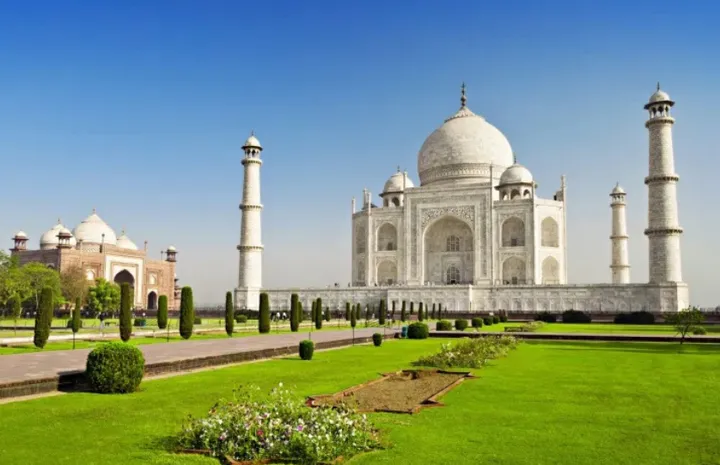 Rahasia Taj Mahal: Kisah Cinta Abadi di India yang Memukau