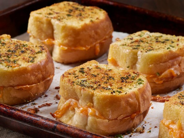 Resep Mini Grilled Cheese: Keju Mulur, Camilan Gurih Anti Ribet