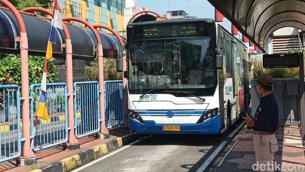 Sensasi Naik TransJakarta: Petualangan Baru di Tengah Tol