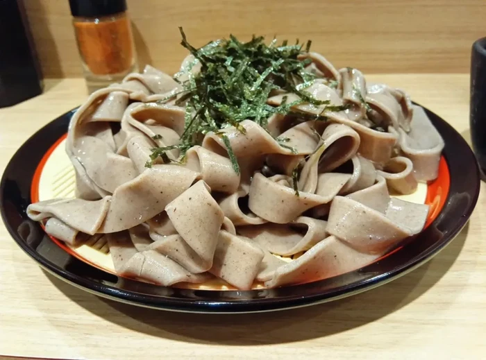 Soba Jepang Baru: Tekstur Lebar, Tebal, dan Menggoda