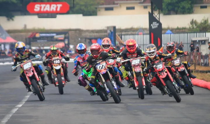 Supermoto Mijen Semarang: Tommy Salim & Irfan Ardiansyah Raih Juara