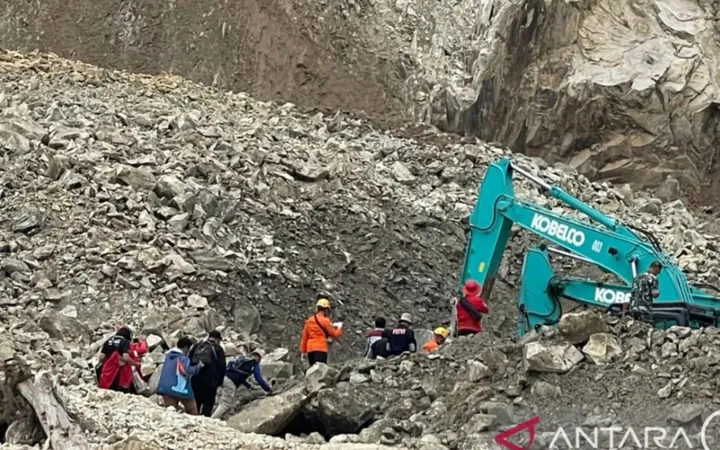 Tragedi Longsor Cirebon: 14 Tewas, 8 Penambang Hilang