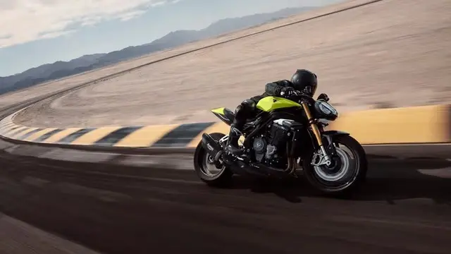Triumph Speed Triple 1200 RX: Edisi Terbatas, Sangat Istimewa