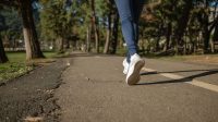 Turunkan Berat Badan Cuma Jalan Kaki 1 Jam? Buktinya! Turunkan Berat Badan Cuma Jalan Kaki 1 Jam? Buktinya!