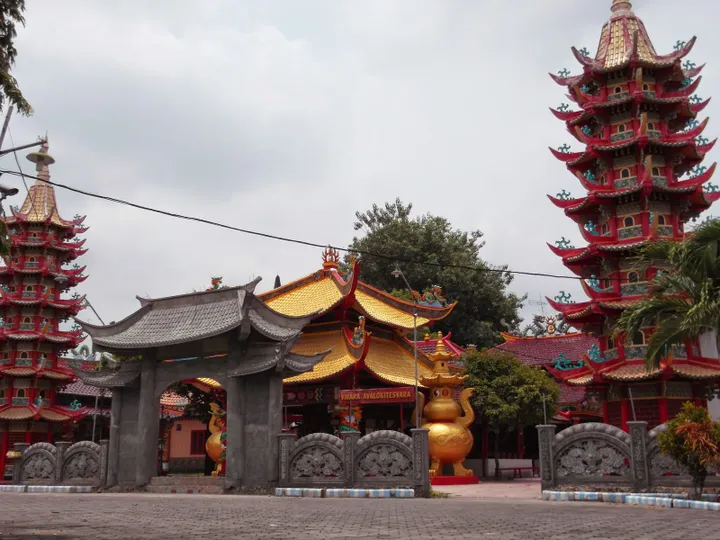 Vihara Avalokitesvara Malang: Kedamaian, Sejarah, dan Keindahan Bangkalan
