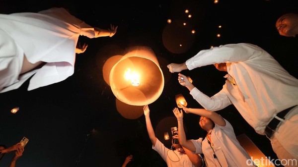 Waisak: 3000 Tiket Lampion Terbatas, Dapatkan Sekarang!