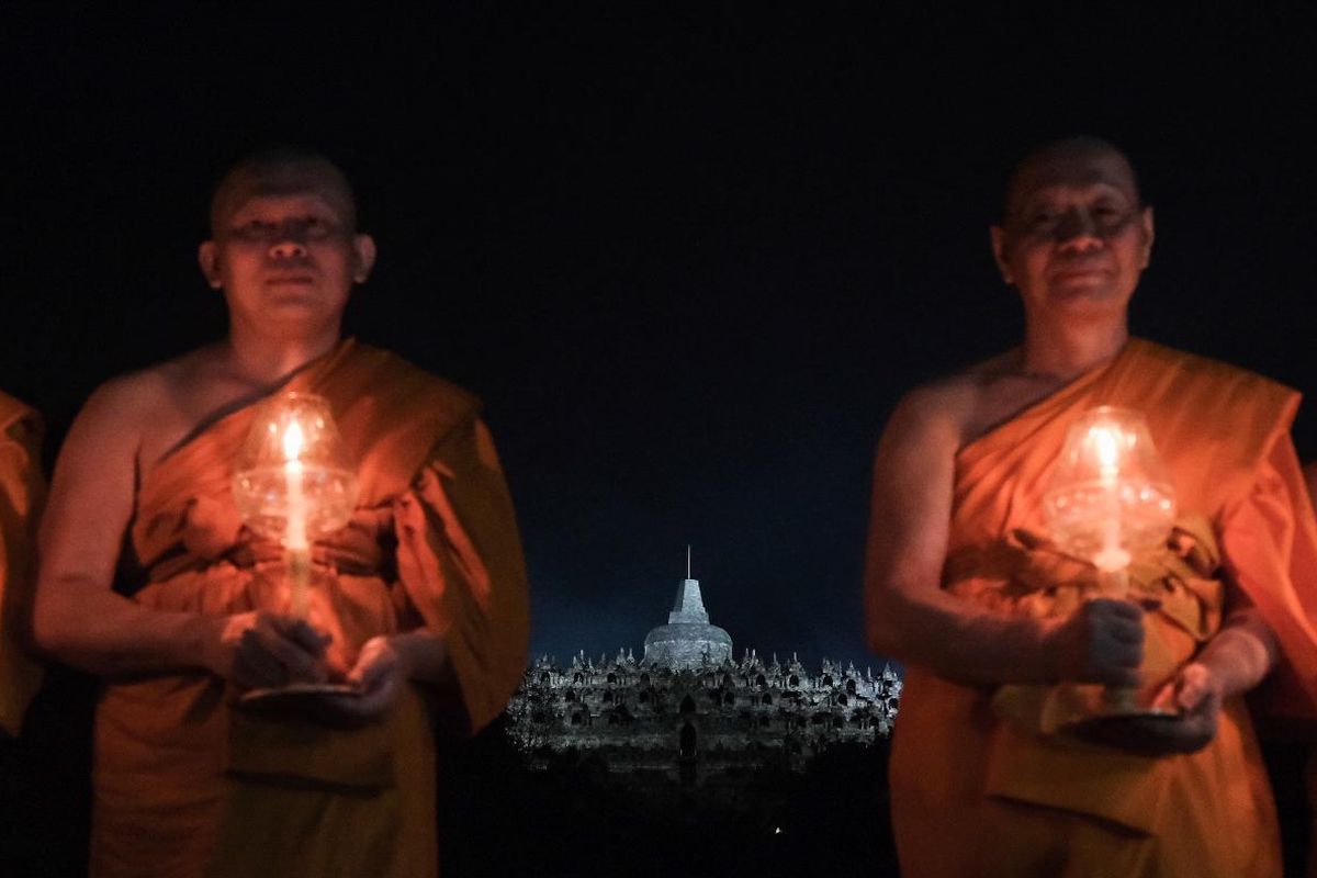 Waisak di Indonesia: Lebih dari Borobudur, Jelajahi Tradisi Sakralnya