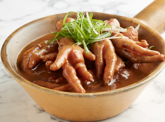 Aktor Hong Kong Terkenal Kini Jual Ceker Ayam: Kisah Inspiratif
