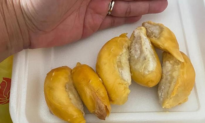 Daging Durian Udang Merah Rp890 Ribu? Ukurannya Mengejutkan!