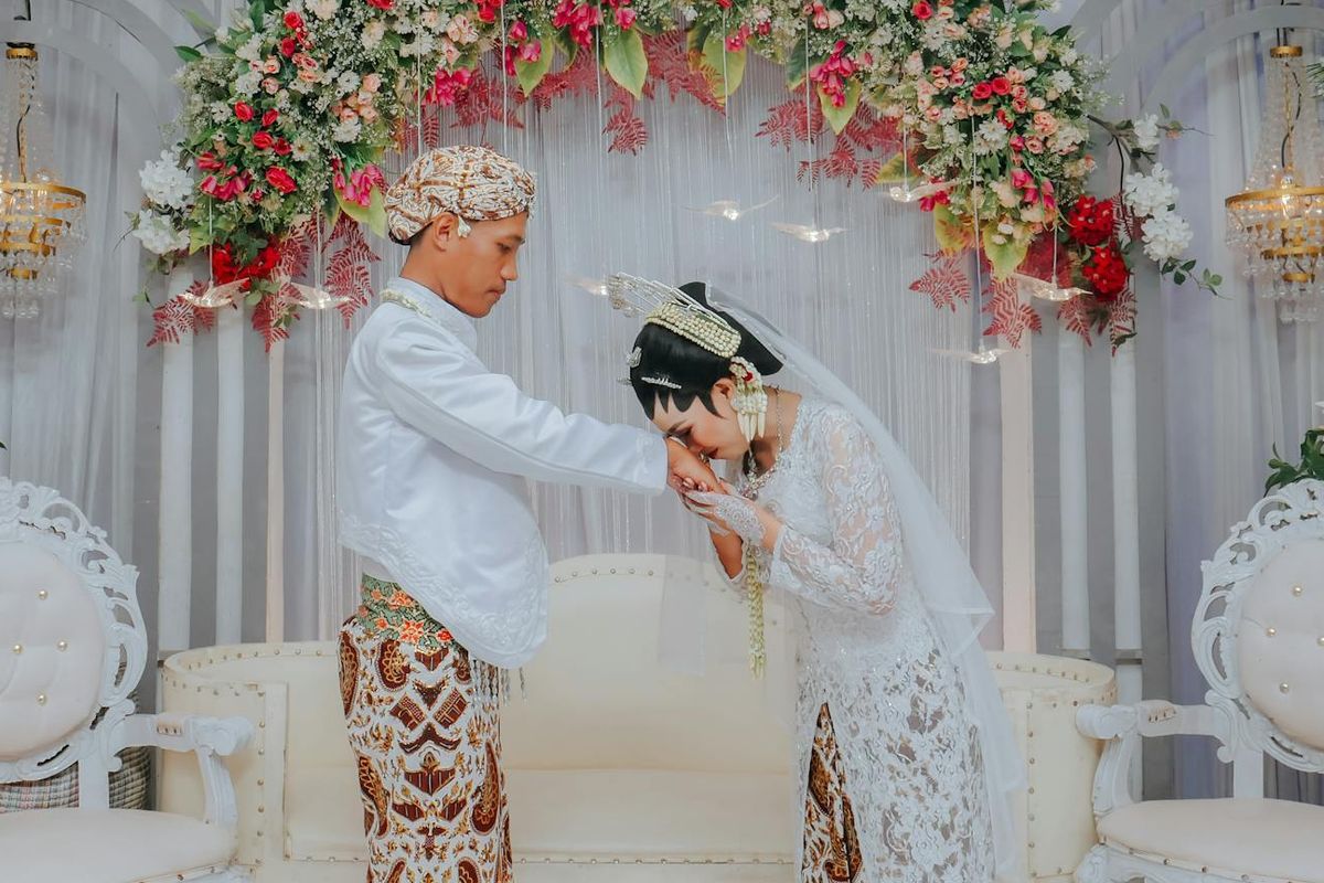 Rahasia Menabung Efektif Bersama Pacar untuk Pernikahan Impian