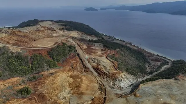 Raja Ampat Terancam? DPR Desak Cabut Izin Tambang!
